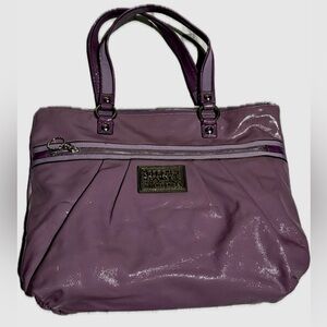 Rare. Coach poppy purple patent leather bag EUC
